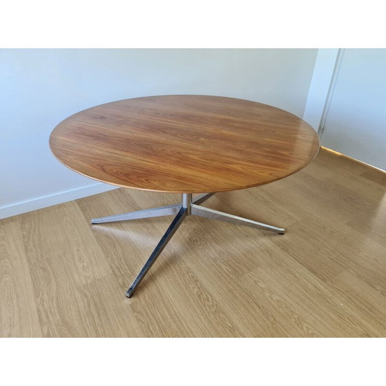 Image 1 of Vintage walnoten ronde tafel door Florence Knoll Bassett voor Knoll, 1970