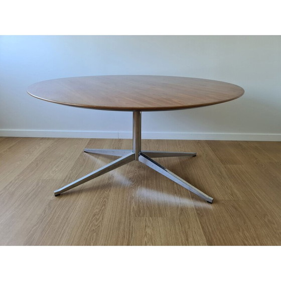 Image 1 of Vintage walnoten ronde tafel door Florence Knoll Bassett voor Knoll, 1970