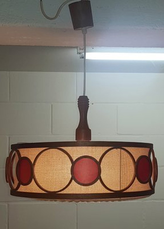 Image 1 of Mid Century Scandinavische hanger van stof en teakhout