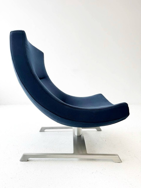 Image 1 of Middernachtblauwe Spin fauteuil en Ottoman van Hannes Wettstein voor Cassina, jaren 1980