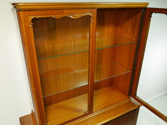 Image 1 of Vintage highboard, vitrinekast, Chippendale ontwerp, jaren 50, Duitsland