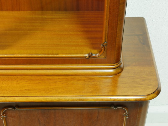 Image 1 of Vintage highboard, vitrinekast, Chippendale ontwerp, jaren 50, Duitsland