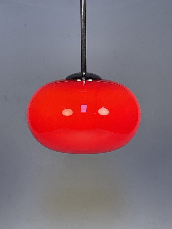 Image 1 of Rode Glazen Hanglamp Met Chromen Armatuur, 1980'S