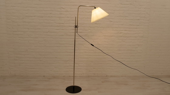 Image 1 of Le Klint Denemarken model 321 vloerlamp