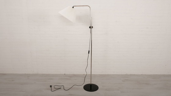 Image 1 of Le Klint Denemarken model 321 vloerlamp