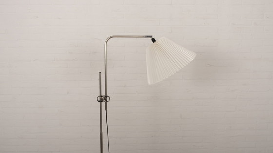 Image 1 of Le Klint Denemarken model 321 vloerlamp