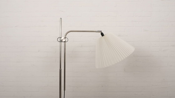 Image 1 of Le Klint Denemarken model 321 vloerlamp