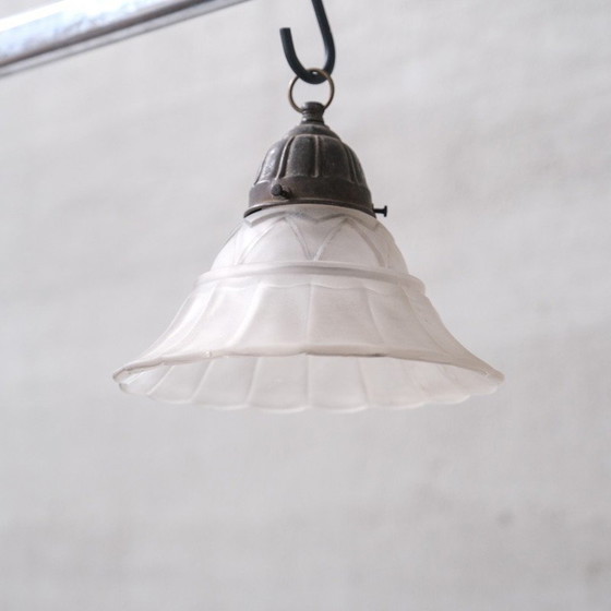 Image 1 of Vintage Art Deco hanglampen van ondoorzichtig glas, Frankrijk 1920