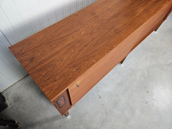 Image 1 of Vintage dressoir, ingelegde tegeltjes