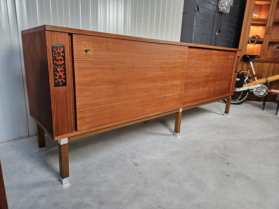 Image 1 of Vintage dressoir, ingelegde tegeltjes