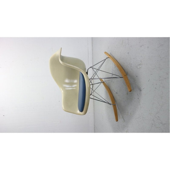 Image 1 of Vintage schommelstoel in glasvezel en blauw kunstleer van Herman Miller voor Eames, 1970