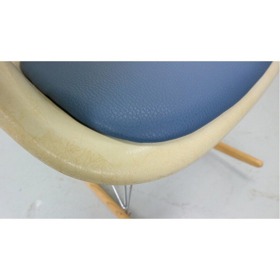 Image 1 of Vintage schommelstoel in glasvezel en blauw kunstleer van Herman Miller voor Eames, 1970