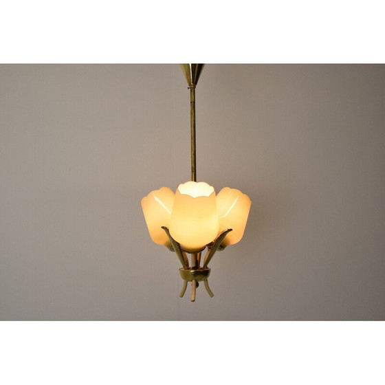 Image 1 of Vintage kroonluchter van glas en messing, Tsjecho-Slowakije 1960