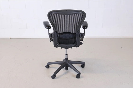 Image 1 of Herman Miller Aeron B stoel