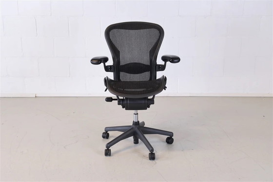 Image 1 of Herman Miller Aeron B stoel