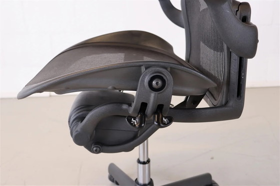 Image 1 of Herman Miller Aeron B stoel