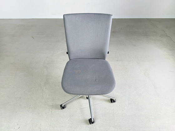 Image 1 of Vitra Bureaustoel T-Chair Rood Blauw Grijs Zwart Design Stoel