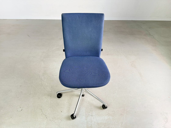 Image 1 of Vitra Bureaustoel T-Chair Rood Blauw Grijs Zwart Design Stoel