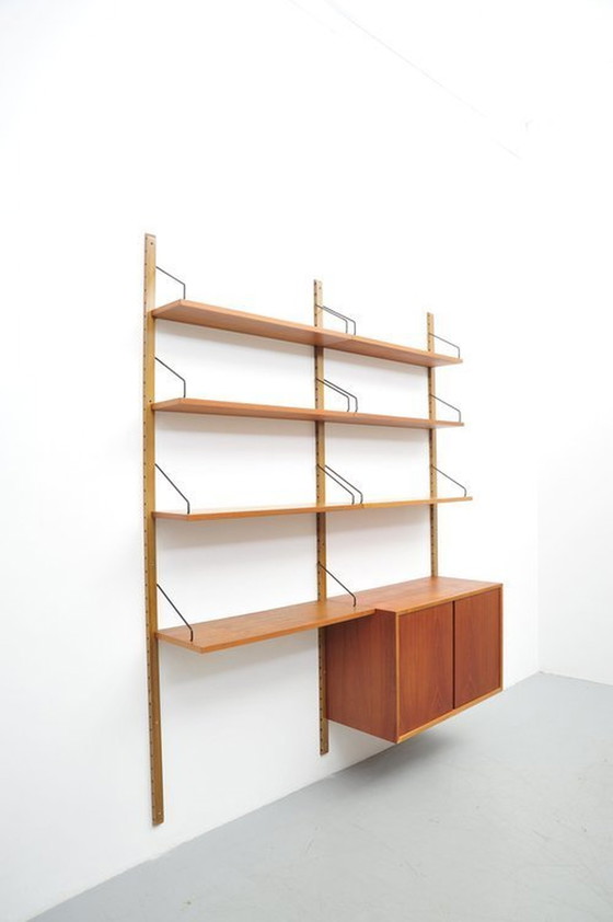 Image 1 of Poul Cadovius Royal Systeemplank teak 1950