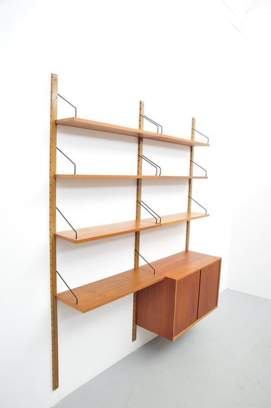 Image 1 of Poul Cadovius Royal Systeemplank teak 1950