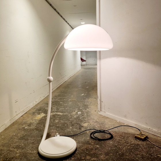 Image 1 of Witte Serpente Vloerlamp Van Elio Martinelli Voor Martinelli Luce