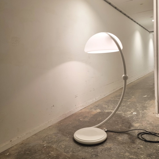 Image 1 of Witte Serpente Vloerlamp Van Elio Martinelli Voor Martinelli Luce