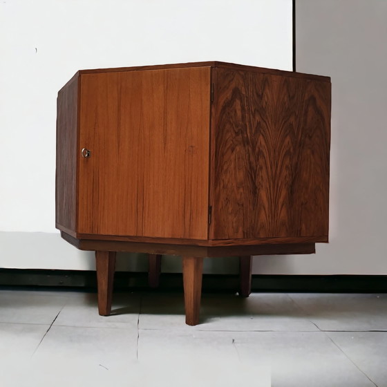 Image 1 of Mid Century hoekkast