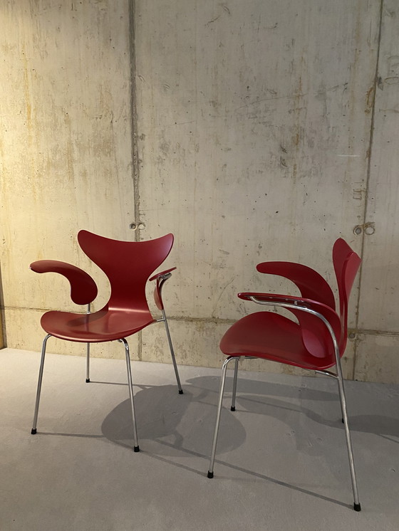 Image 1 of 2x Fritz Hansen ‘Lily’ chair