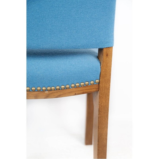 Image 1 of Vintage stoel met lichte mahoniehouten poten en lichtblauwe stoffen bekleding, 1940
