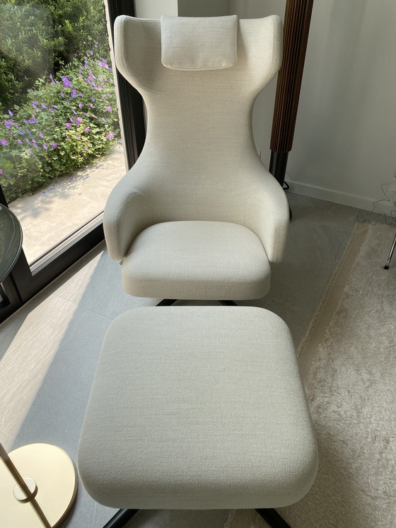 Image 1 of Vitra Grand Repos Fauteuil & Ottoman