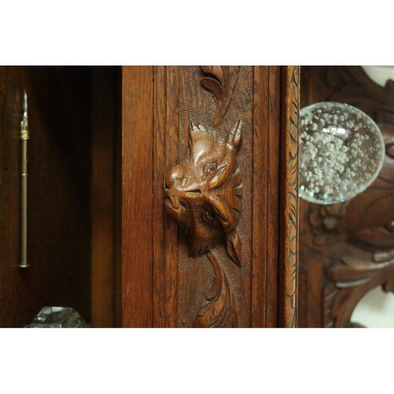 Image 1 of Vintage neorenaissance bureau met eikenhouten kist en tierelier