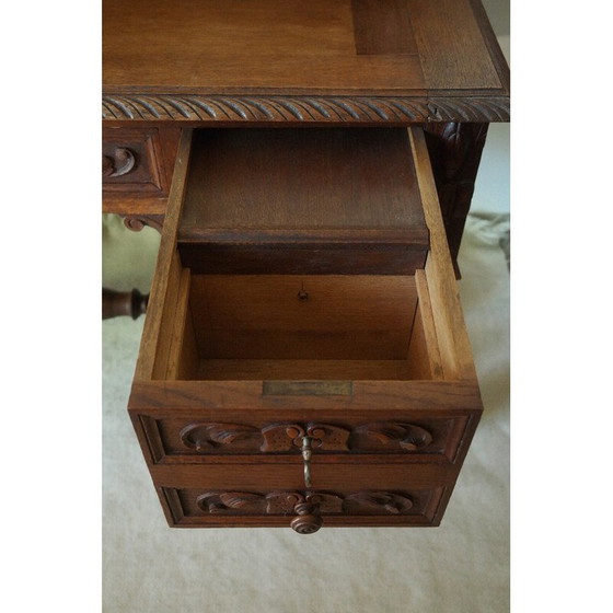Image 1 of Vintage neorenaissance bureau met eikenhouten kist en tierelier