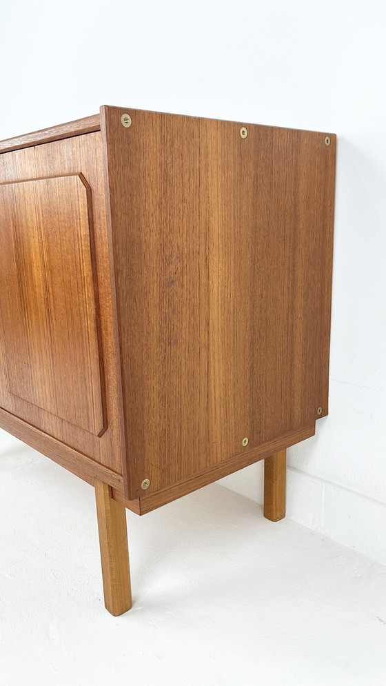 Image 1 of Zweedse vintage teak fineren kast 