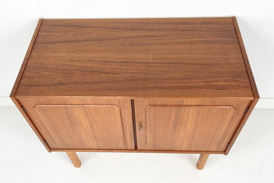 Image 1 of Zweedse vintage teak fineren kast 