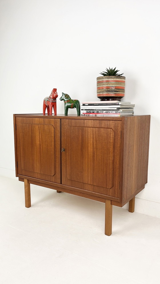 Image 1 of Zweedse vintage teak fineren kast 