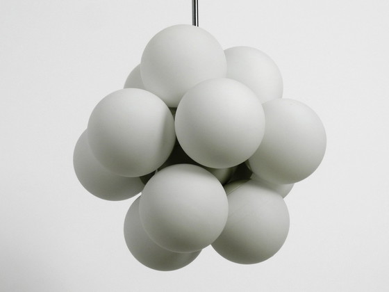 Image 1 of Mooie Ongebruikte 1960S Atomic Space Age Kaiser Leuchten Metalen Plafondlamp Met 12 Glazen Bollen In Licht Grijs