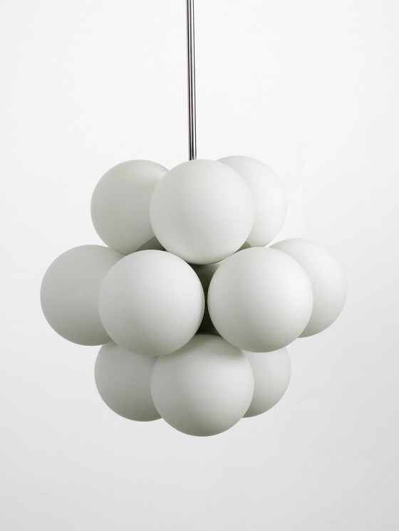 Image 1 of Mooie Ongebruikte 1960S Atomic Space Age Kaiser Leuchten Metalen Plafondlamp Met 12 Glazen Bollen In Licht Grijs