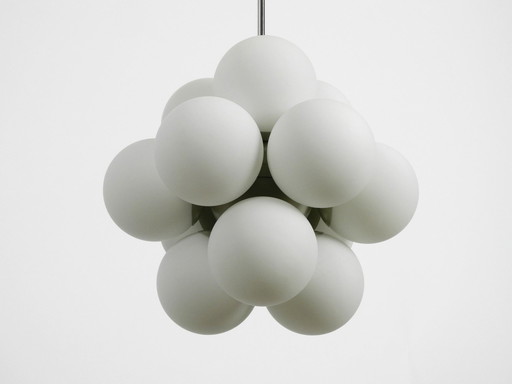 Mooie Ongebruikte 1960S Atomic Space Age Kaiser Leuchten Metalen Plafondlamp Met 12 Glazen Bollen In Licht Grijs