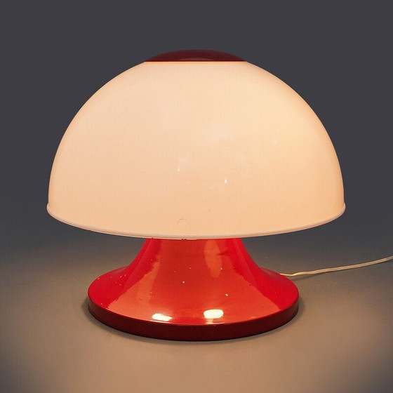Image 1 of Vintage paddestoel tafellamp in rood geschilderd metaal en methacrylaat, Italië 1960