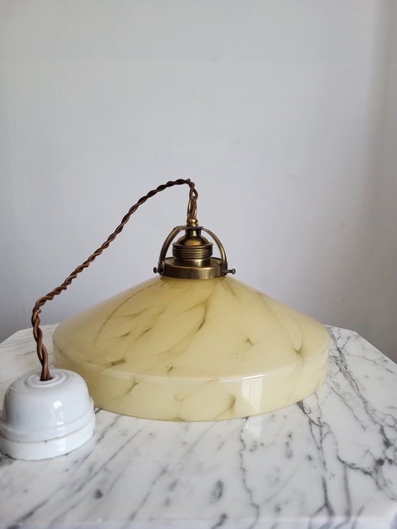 Image 1 of Art deco opaline glazen ronde hanglamp, messing afwerking en porseleinen plafondkapje