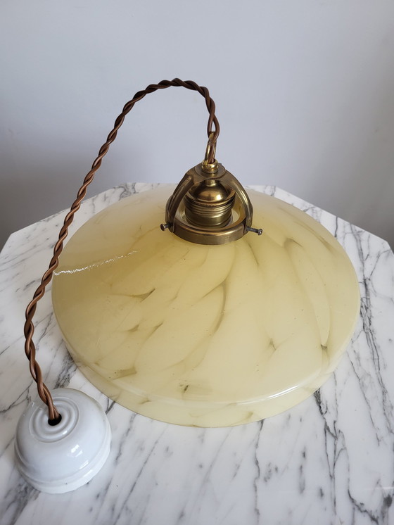 Image 1 of Art deco opaline glazen ronde hanglamp, messing afwerking en porseleinen plafondkapje