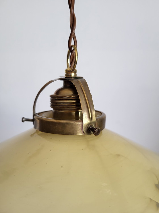 Image 1 of Art deco opaline glazen ronde hanglamp, messing afwerking en porseleinen plafondkapje