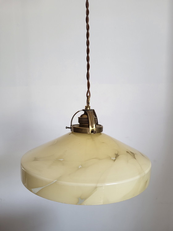 Image 1 of Art deco opaline glazen ronde hanglamp, messing afwerking en porseleinen plafondkapje