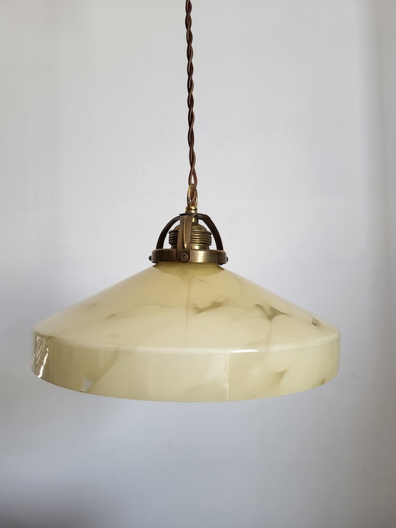 Image 1 of Art deco opaline glazen ronde hanglamp, messing afwerking en porseleinen plafondkapje