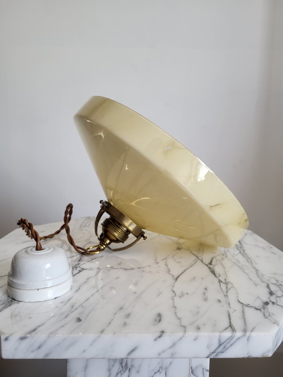 Image 1 of Art deco opaline glazen ronde hanglamp, messing afwerking en porseleinen plafondkapje