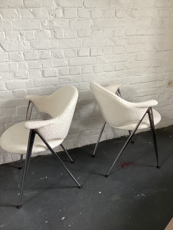 Image 1 of 2x jaren 70 chromen en gekrulde fauteuils