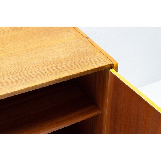 Image 1 of Mid century beukenhouten dressoir U-450 van Jiří Jiroutek, Tsjecho-Slowakije 1960