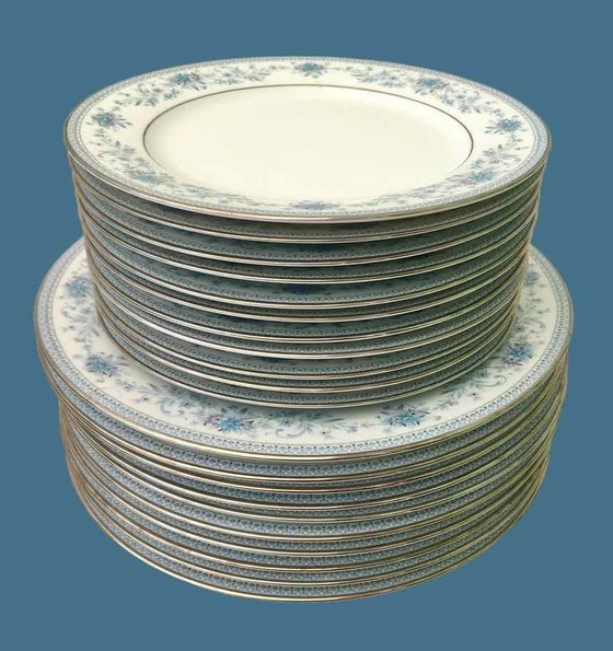 Image 1 of Noritake Blue Hill servies 64 stuks voor 12 personen