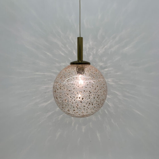 Image 1 of Mid-eeuws Design Glazen Globe Hanglamp met Gouden Vlokken - 1970's