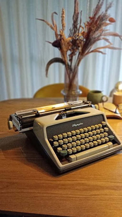 Olympia Typemachine Sm7 Wide De Luxe